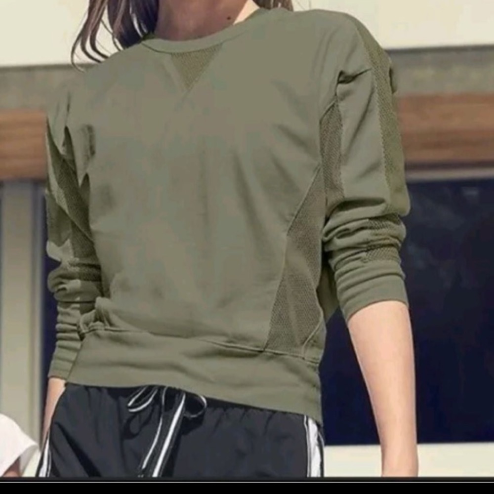 Athleta Sweatshirt Olive Green NWOT  Med